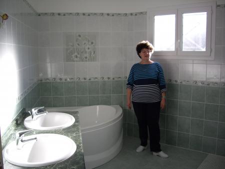 BERNADETTE ET SA SALLE DE BAINS